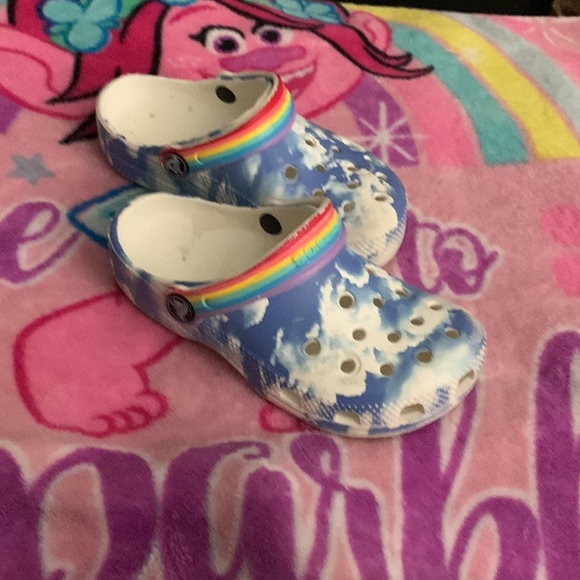 Kids crocs rainbow size 12c - Picture 3 of 4